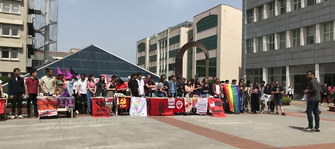 Boğaziçi Üniversitesi’nde 1 Mayıs çağrısı yapanların gözaltına alınması sonrası okulda stant şenliği