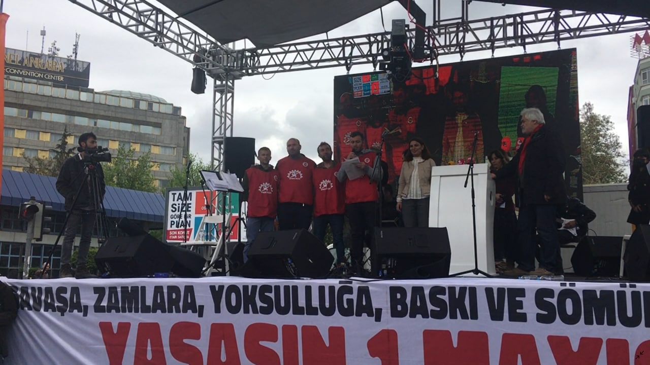 Ankara 1 Mayıs’ında kürsü direnişteki EnerjiSA işçilerinin: “Hepimiz aynı mücadelenin içinde kardeş oluyoruz, sınıf kardeşleri”
