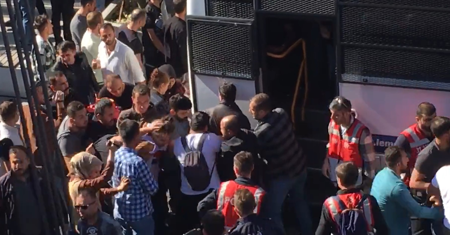 Sarıgazi Halk Festivali’nin yasaklanmasını protesto etmek isteyenler gözaltına alındı