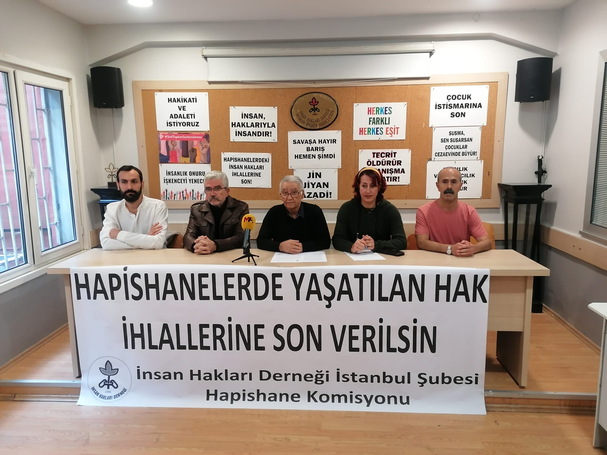 İHD&#8217;den birçok kentte açıklama: &#8220;Hapishanelerde yaşatılan hak ihlallerine son verilsin&#8221;