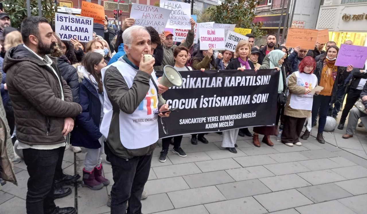 Sarıgazililer çocuk istismarına karşı sokakta: &#8220;Tarikatlar kapatılsın&#8221;