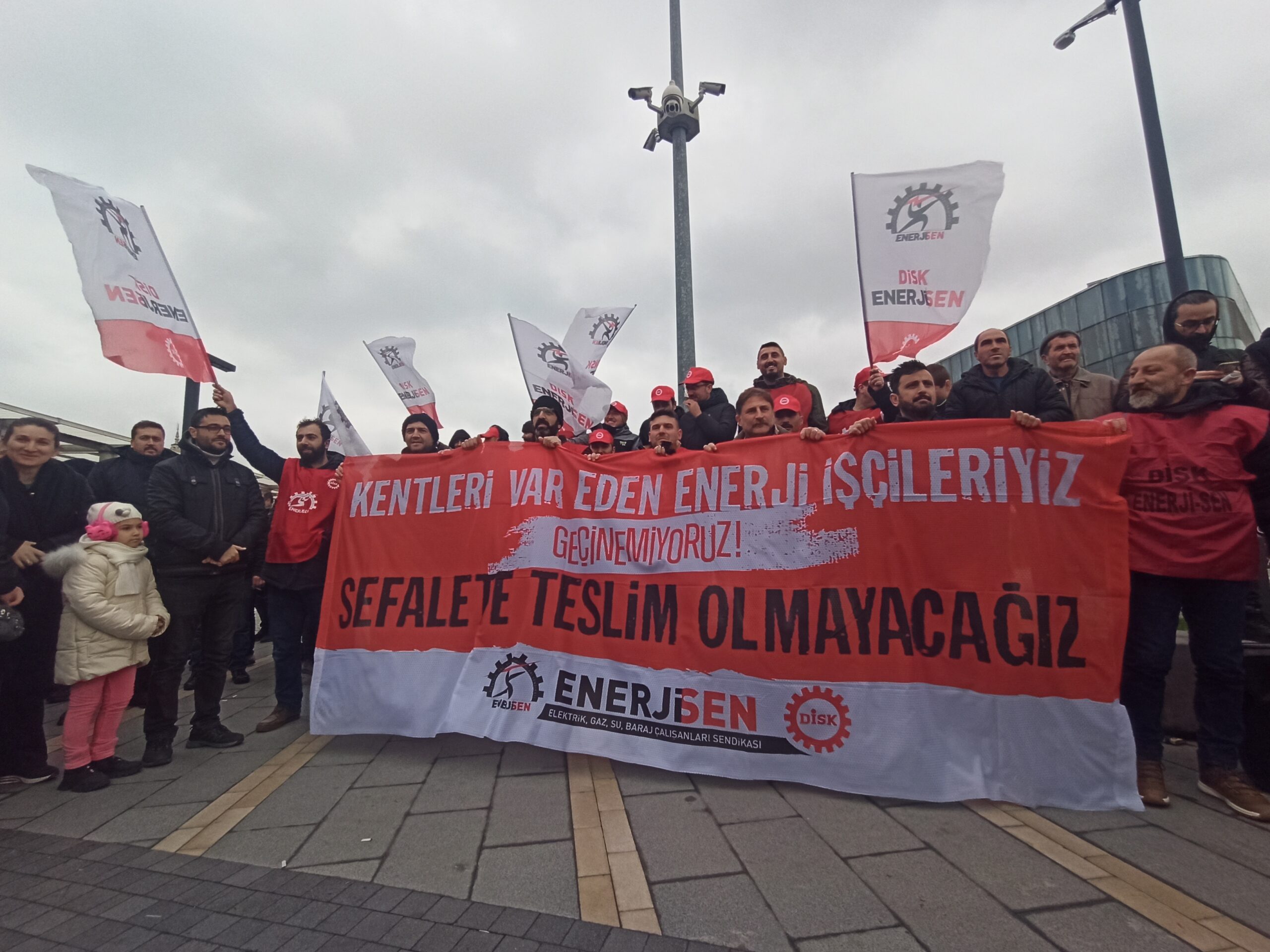 Uluğ Enerji&#8217;de hastalanmak yasak: Rapor alan işçiler hakkında tutanak tutuldu
