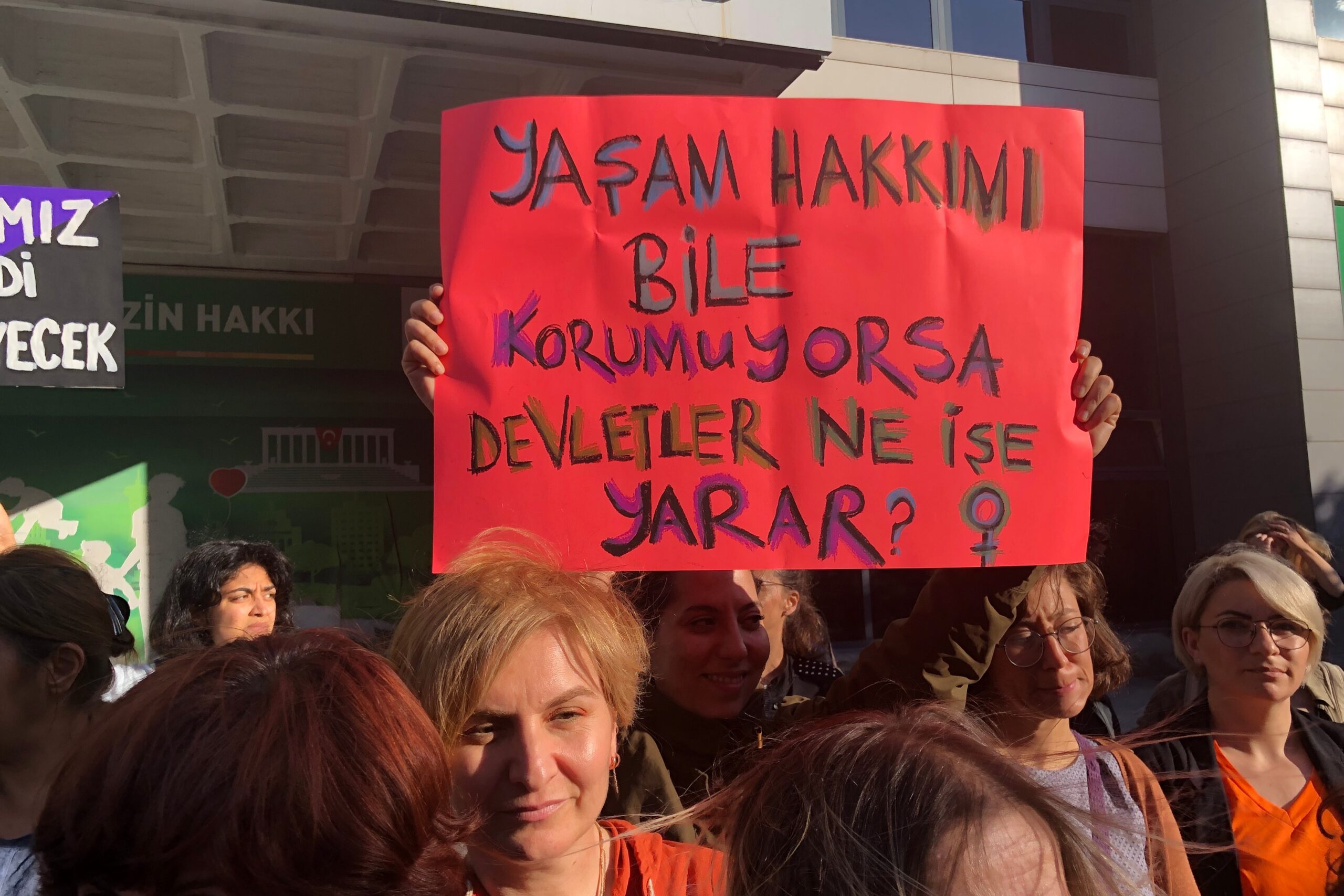 Seçimler restorasyon ve feminist hareket &#8211; Hülya Osmanağaoğlu (Jin Dergi)