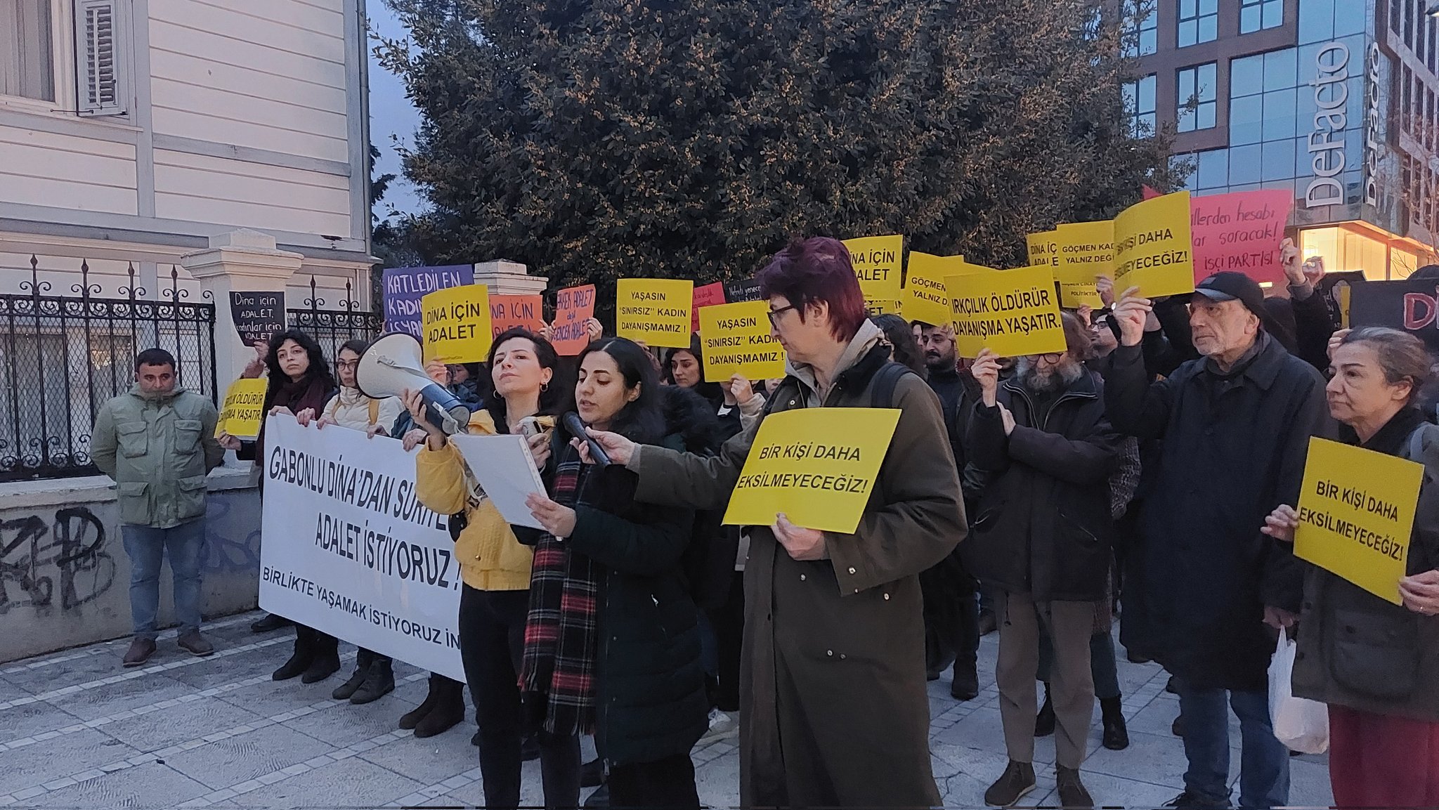 Birlikte Yaşamak İstiyoruz İnisiyatifi: &#8220;Gabonlu Dina’dan Suriyeli Gina’ya adalet istiyoruz&#8221;