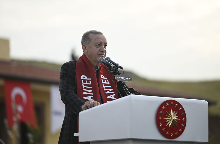 Erdoğan: &#8220;Bu ülkede kimse kimseye kökenini, mezhebini sormaz&#8221;