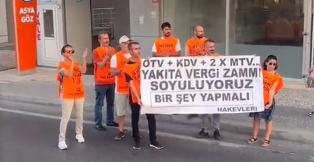 Halkevleri&#8217;nden E-5’te akaryakıt zammı protestosu