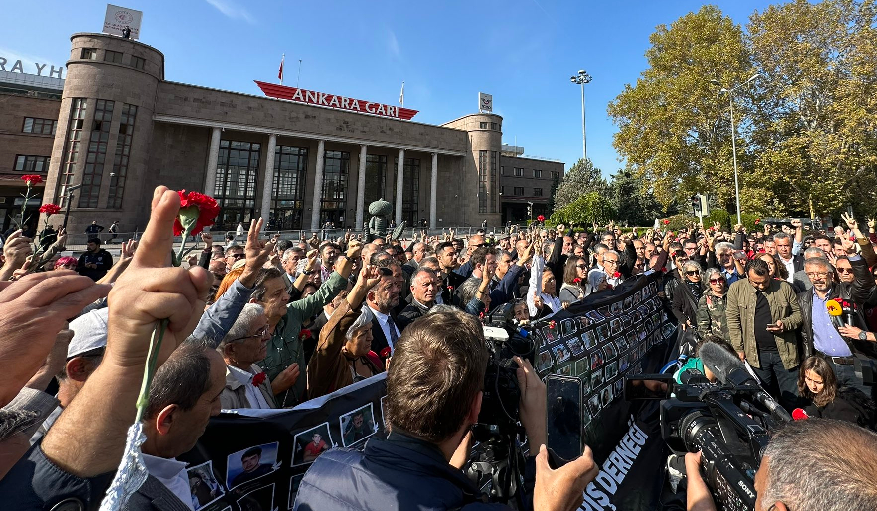 10 Ekim anması: &#8220;Sesimizi çoğaltmaktan, dayanışmayı büyütmekten başka yol yok&#8221;