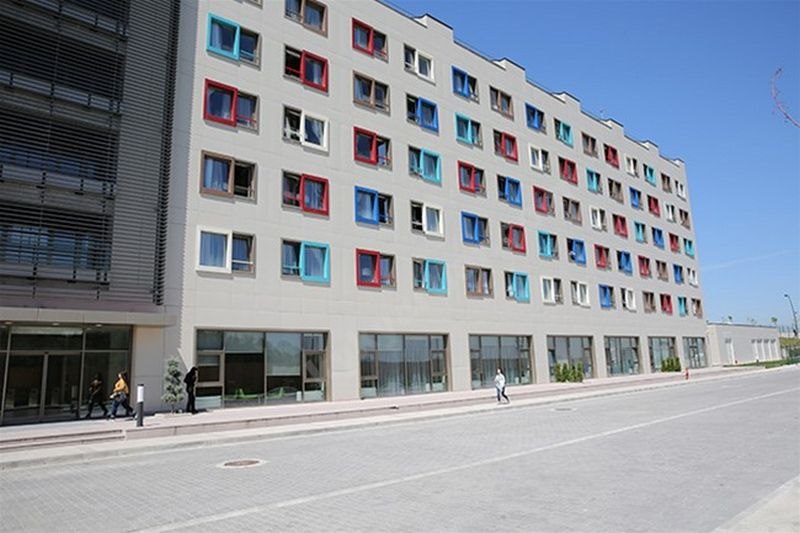 Ne düşen ne de arızalanan tek asansör Aydın&#8217;da: KYK yurtları tel tel dökülüyor