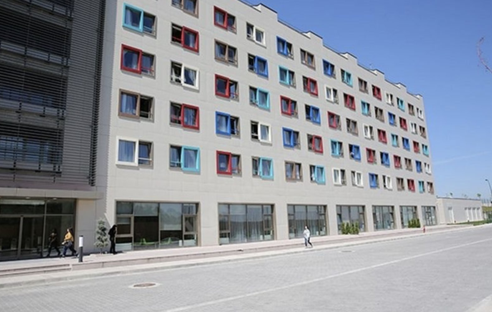 Hacettepe Üniversitesi içindeki KYK yurdunda iki asansör düştü