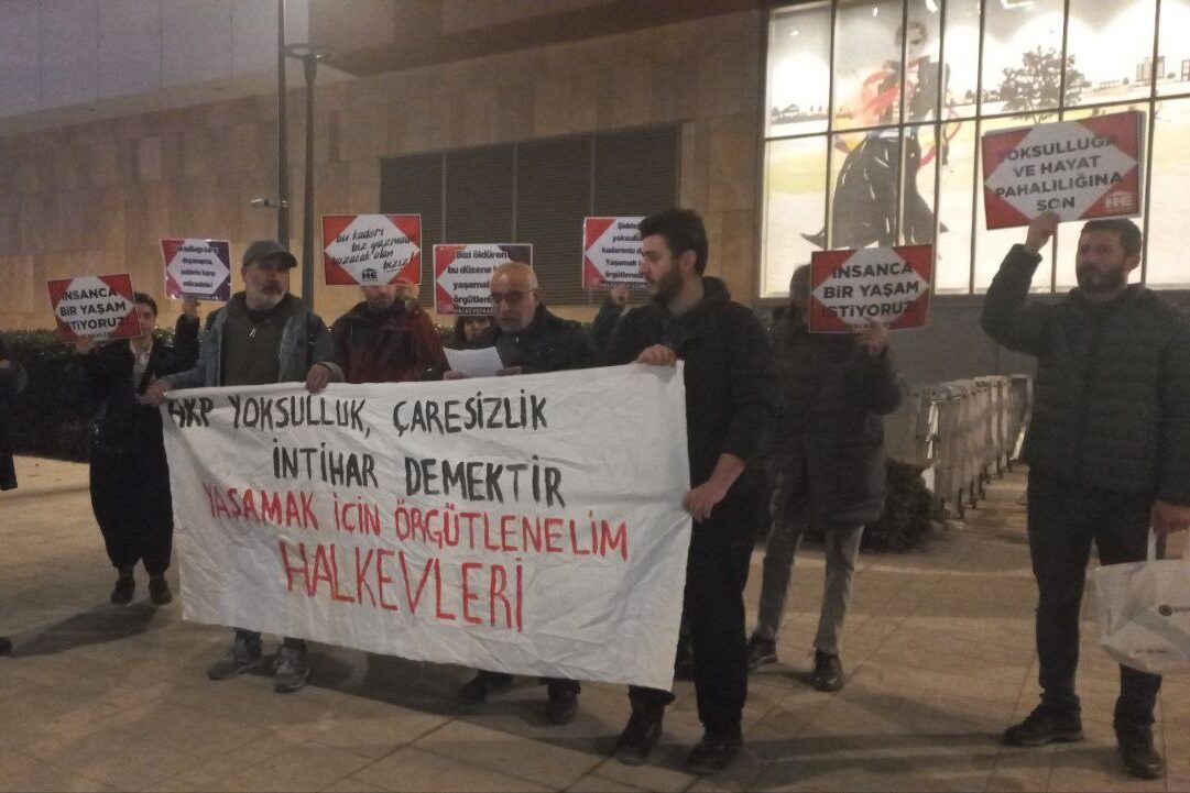 Maltepe Piazza AVM&#8217;de eylemler: &#8220;İntiharların sorumlusu AKP&#8217;dir, yaşamak için örgütlenelim&#8221;