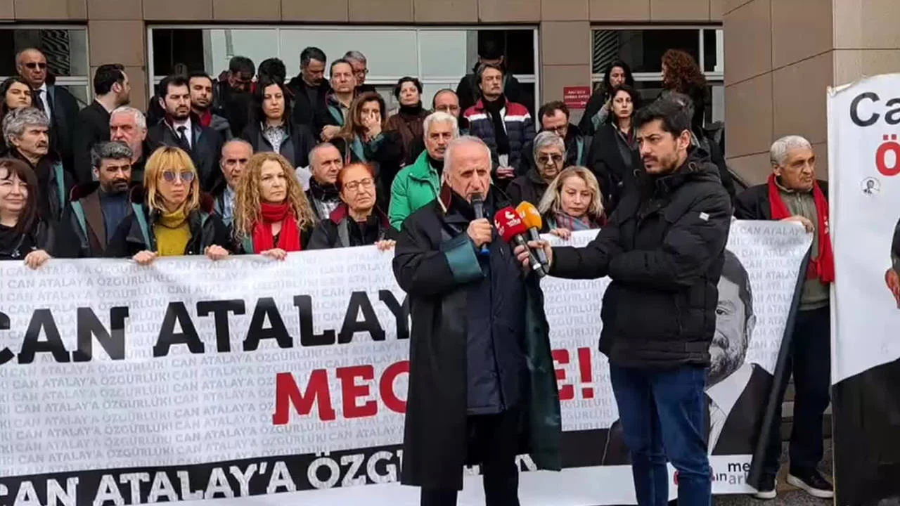 Can Atalay için Adalet Nöbeti: &#8220;Bugün Anayasa&#8217;yı tanımayanlar, AYM kararlarını uygulamayanlar Anayasa yapmaya niyetleniyorlar&#8221;