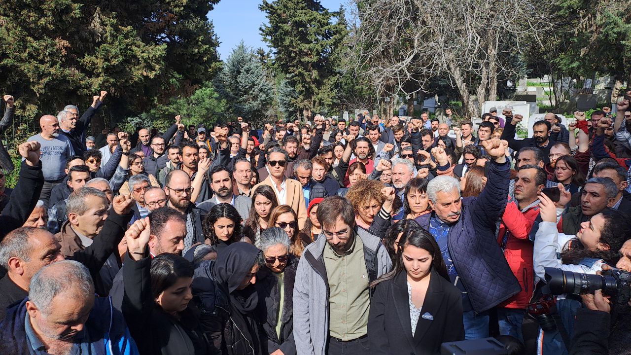 Berkin Elvan, katledilişinin 10. yılında mezarı başında anıldı: “Berkin’in adı sokaklarda, meydanlarda, sloganlarda”