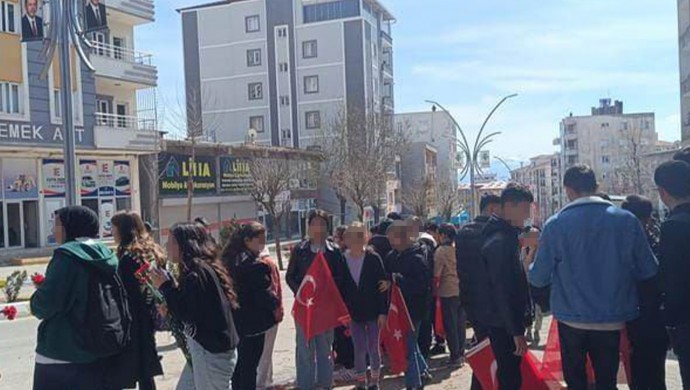 Şırnak&#8217;ta öğrenciler zorla AKP mitingine götürüldü