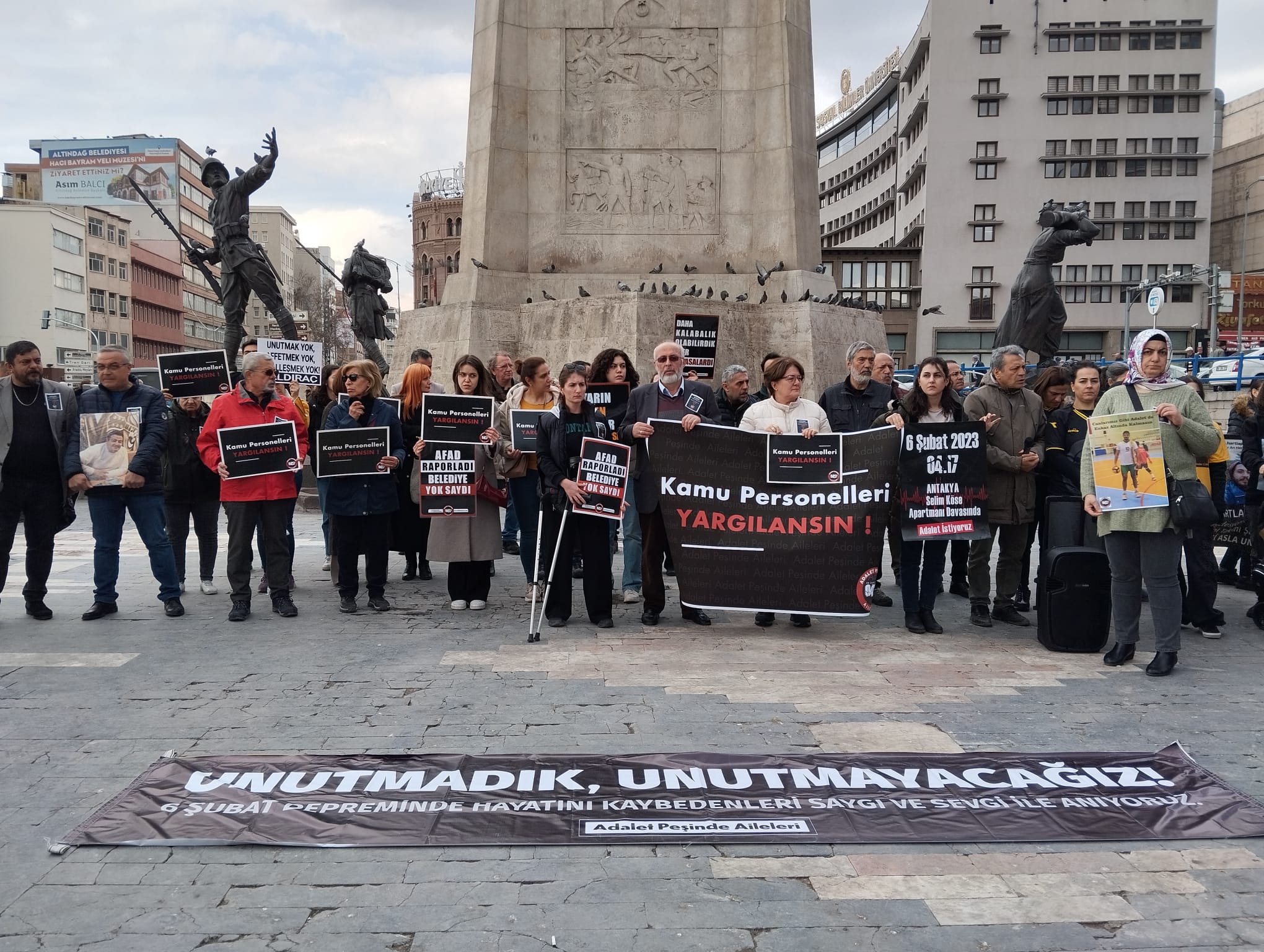 Adalet Peşinde Aileleri: &#8220;Kamu personelleri yargılansın&#8221;