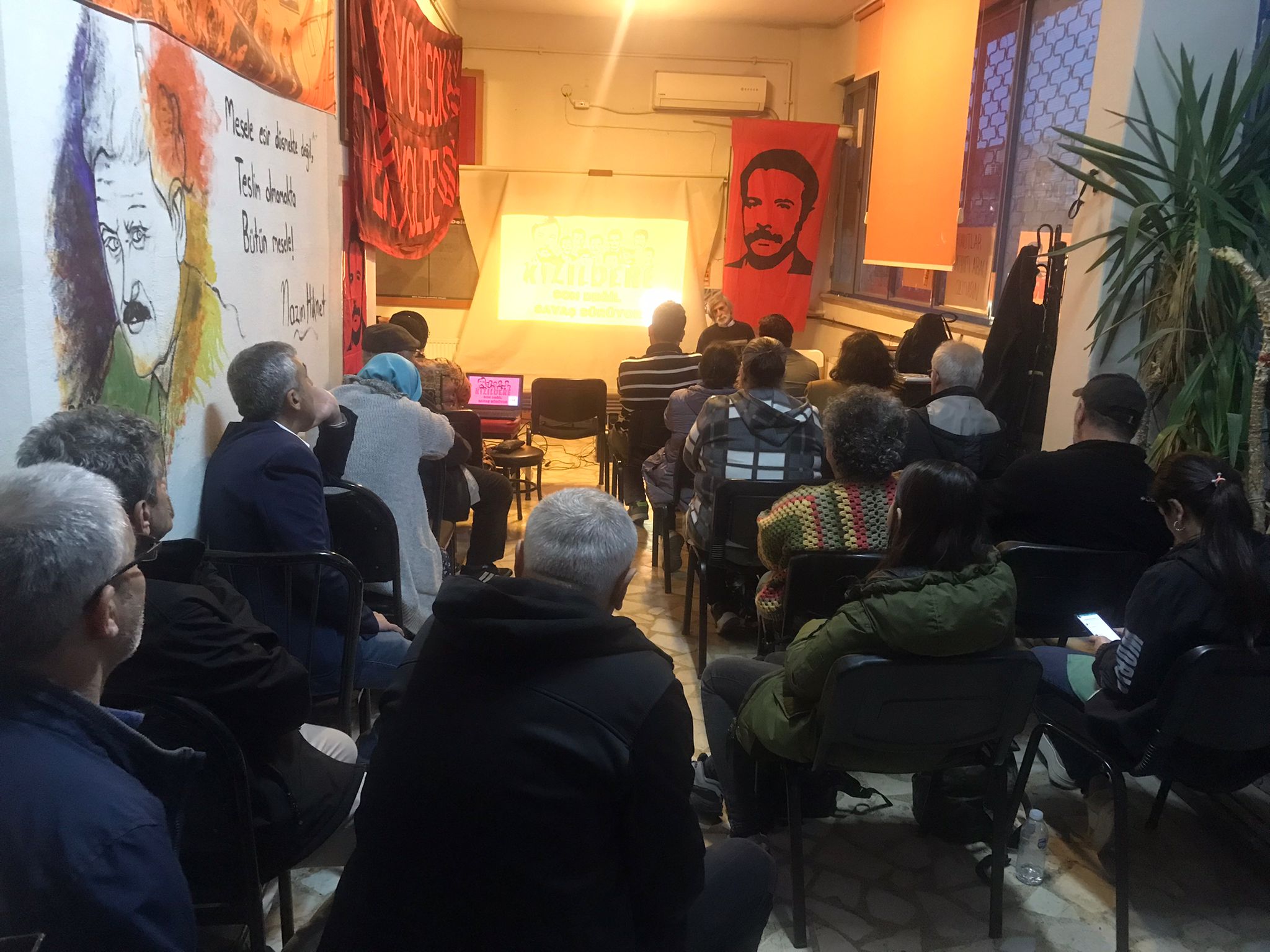 Okmeydanı&#8217;nda Kızıldere anması: &#8220;On’ların kavgası yoksul mahallelerden işyerlerine, okullardan kent meydanlarına memleketin her yerini sarıyor&#8221;