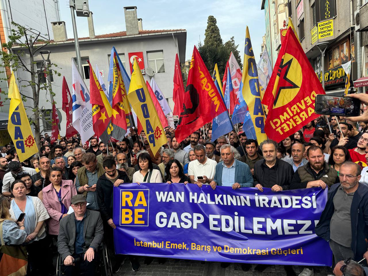 İstanbul, İzmir ve Ankara&#8217;da eylemler: &#8220;Karardan geri dönün&#8221;