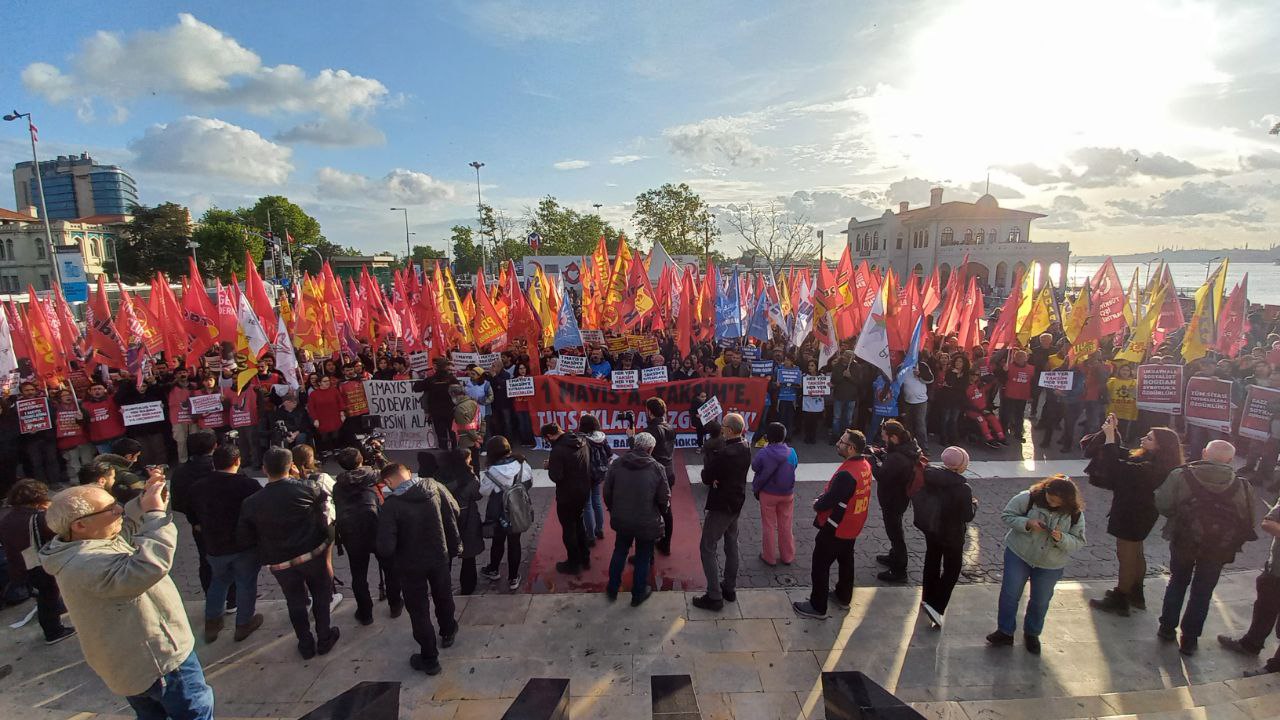 Kadıköy&#8217;de eylem: &#8220;1 Mayıs&#8217;a, Taksim&#8217;e, tutsaklara özgürlük&#8221;