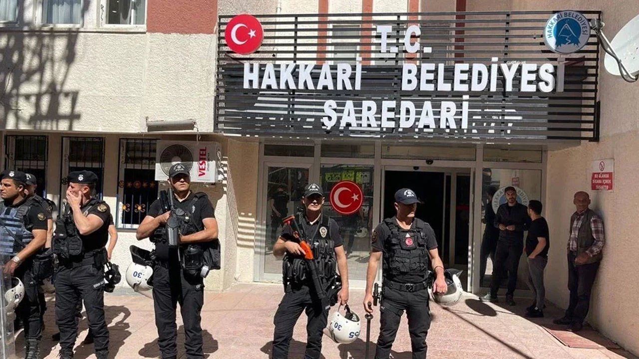 115 yazar ve sanatçıdan Hakkari&#8217;de atanan kayyuma karşı açıklama: &#8220;Hukuksuzdur, geri çekilmelidir&#8221;