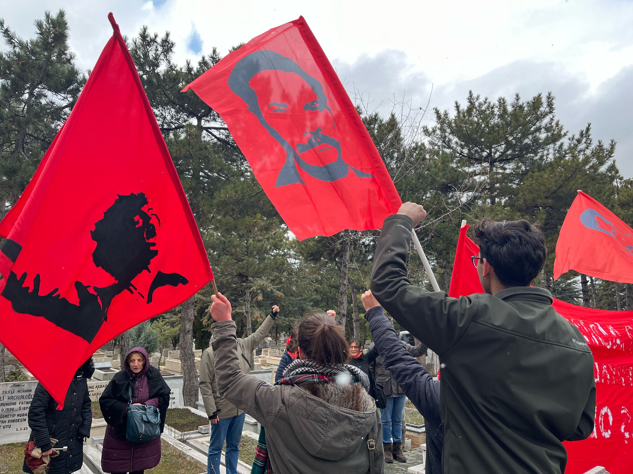 Ulaş Bardakçı ölümünün 53. yılında mezarı başında anıldı: &#8220;Bir adım ileri! Emperyalizme karşı Ulaş olacağız!&#8221;