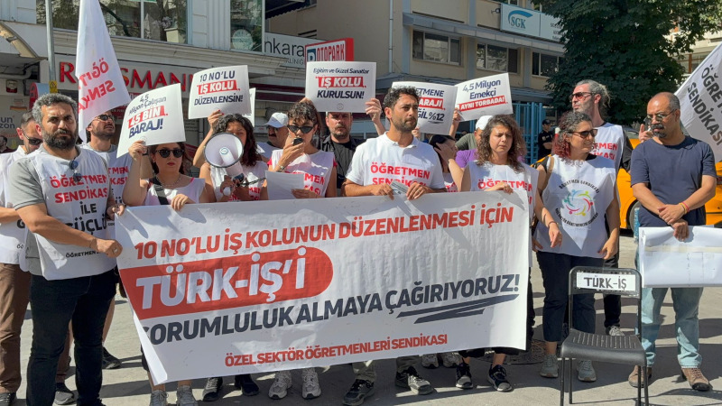 Özel sektör eğitim emekçileri Türk-İş Genel Merkezi önünden seslendi