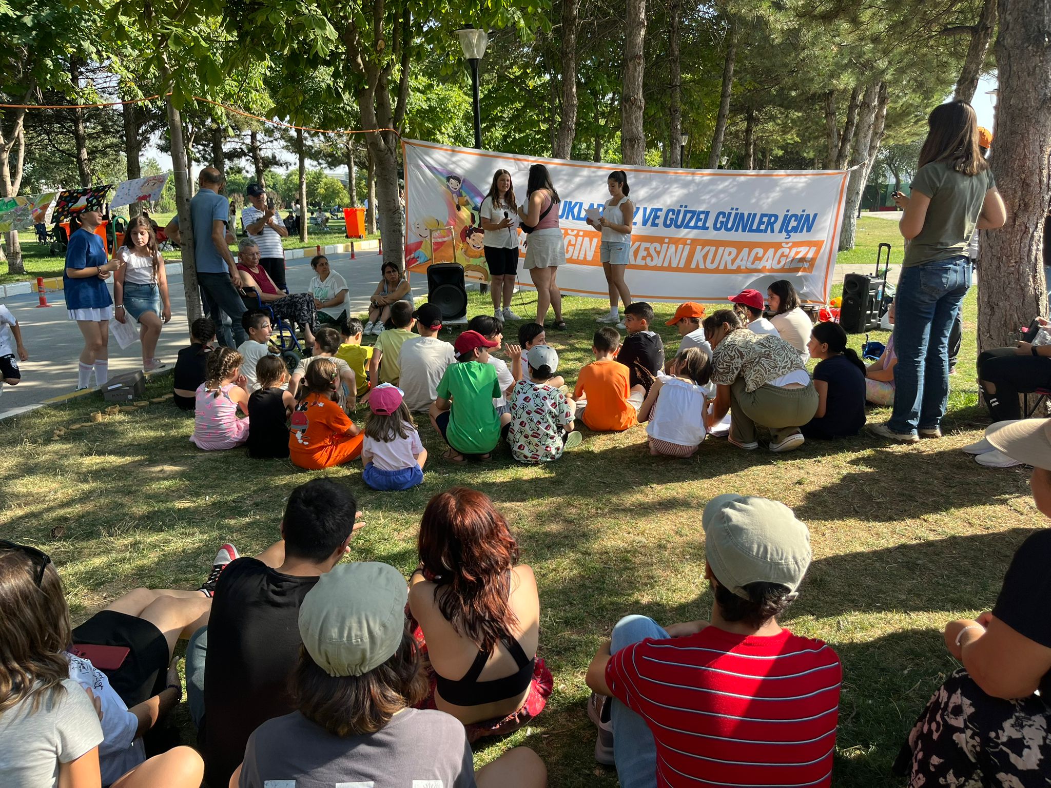 Ankara&#8217;da Halkevleri Yaz Çocuk Buluşmaları sona erdi: Çocuklar şenlikte buluştu