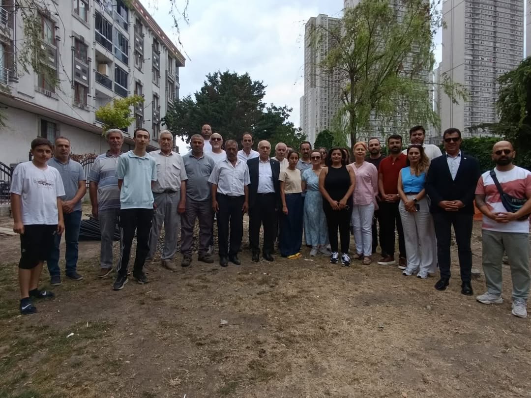 Esenyurt’ta çocuk parkına baz istasyonu kurulmasına tepki: “Bir GSM şirketi para kazanacak diye yaşam alanlarımız işgal ediliyor”