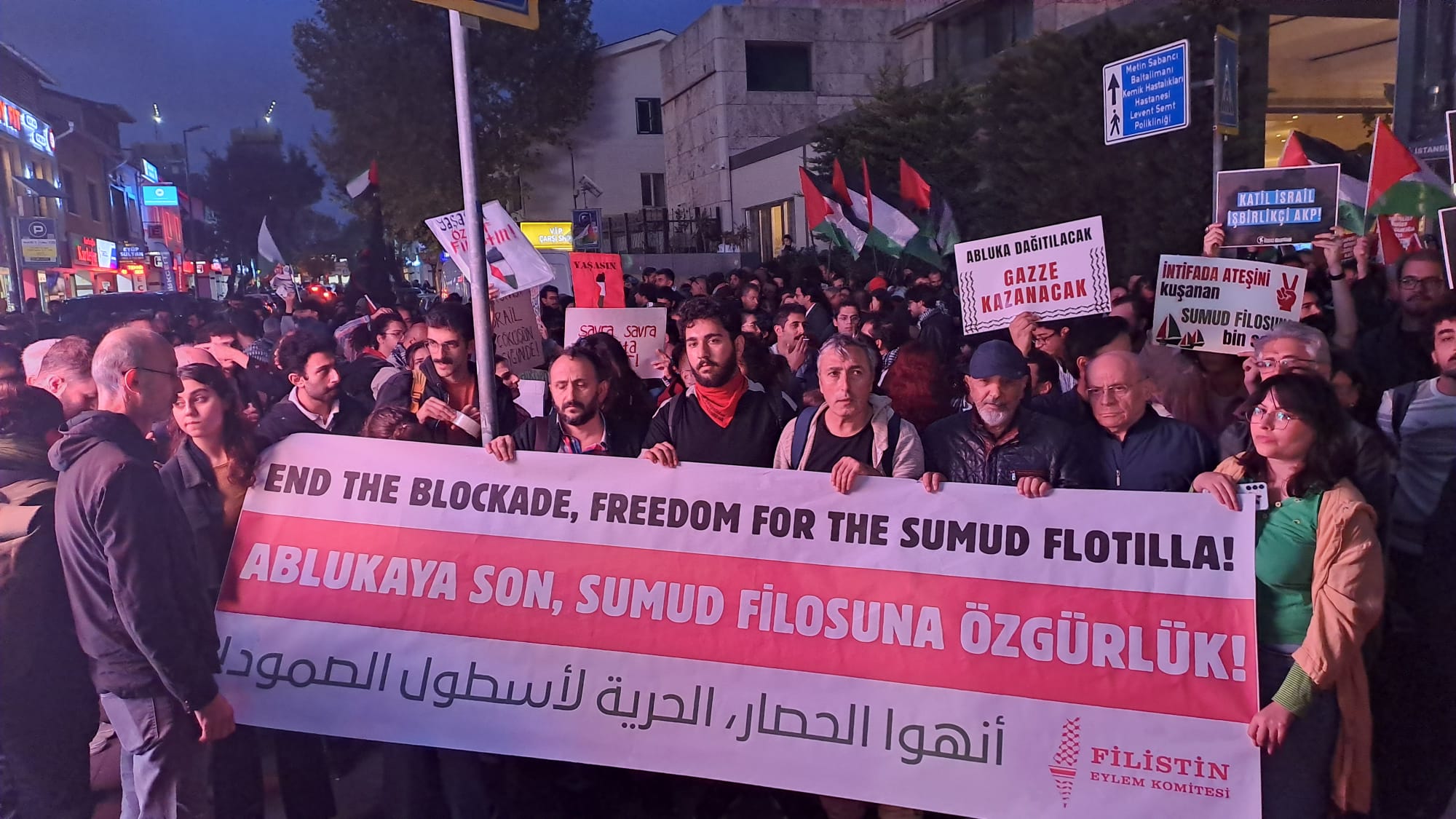 İsrail Konsolosluğu’na kitlesel yürüyüş: &#8220;Rotamız Sumud Filosu’nun rotasıdır&#8221;