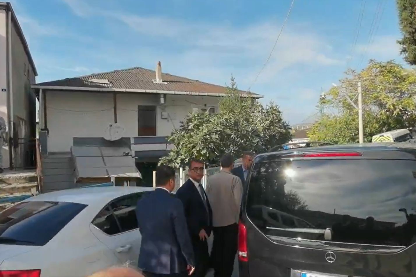 Kocaeli'deki katliamda yaşamını yitiren işçilerin cenazesi: Vali ve belediye başkanı kovuldu