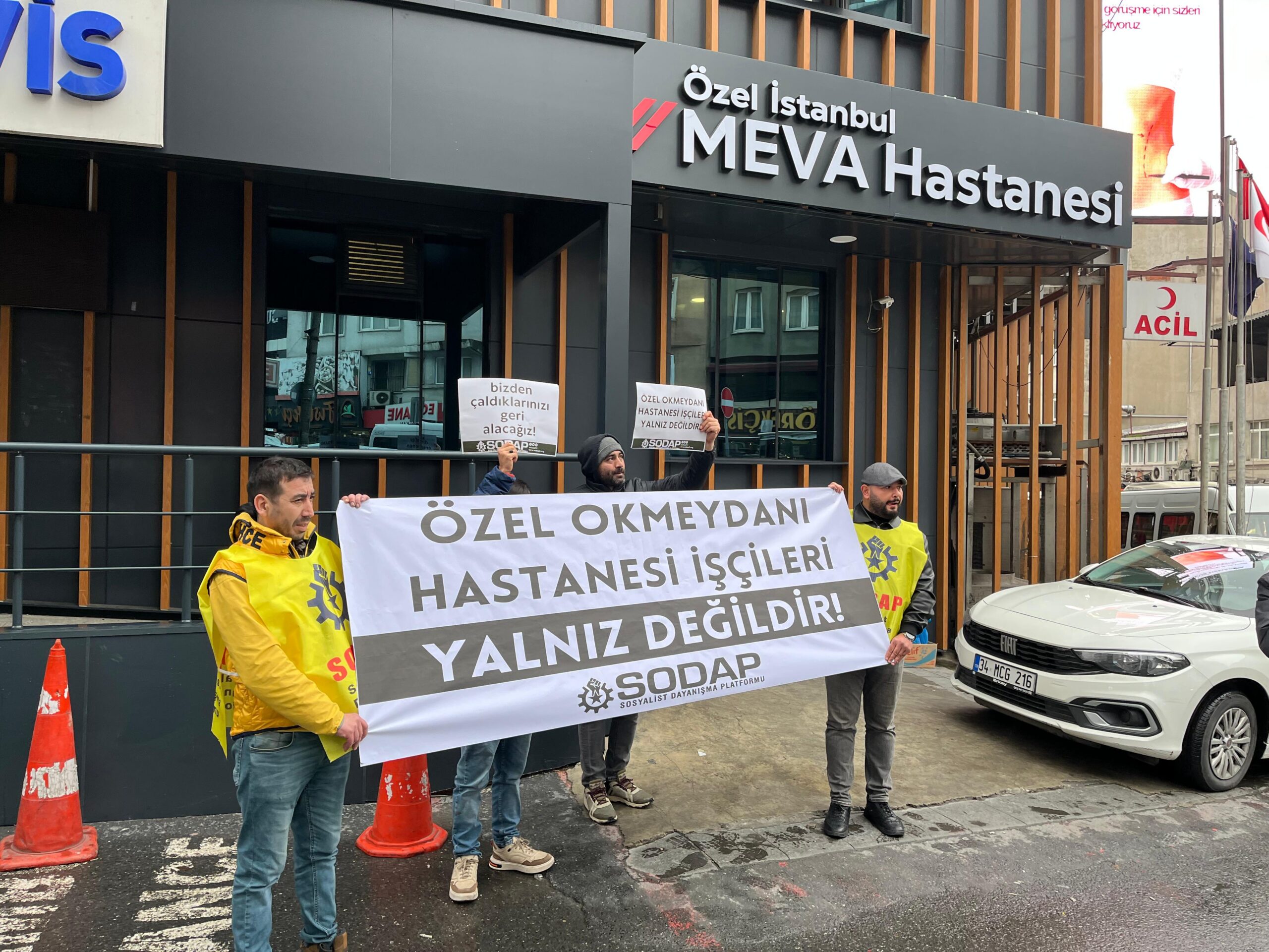 SODAP’tan 29 gündür direnen Özel Okmeydanı Hastanesi işçilerine destek: “Bugün Meva’nın önündeyiz, yarın villalarınızın önüne geleceğiz”