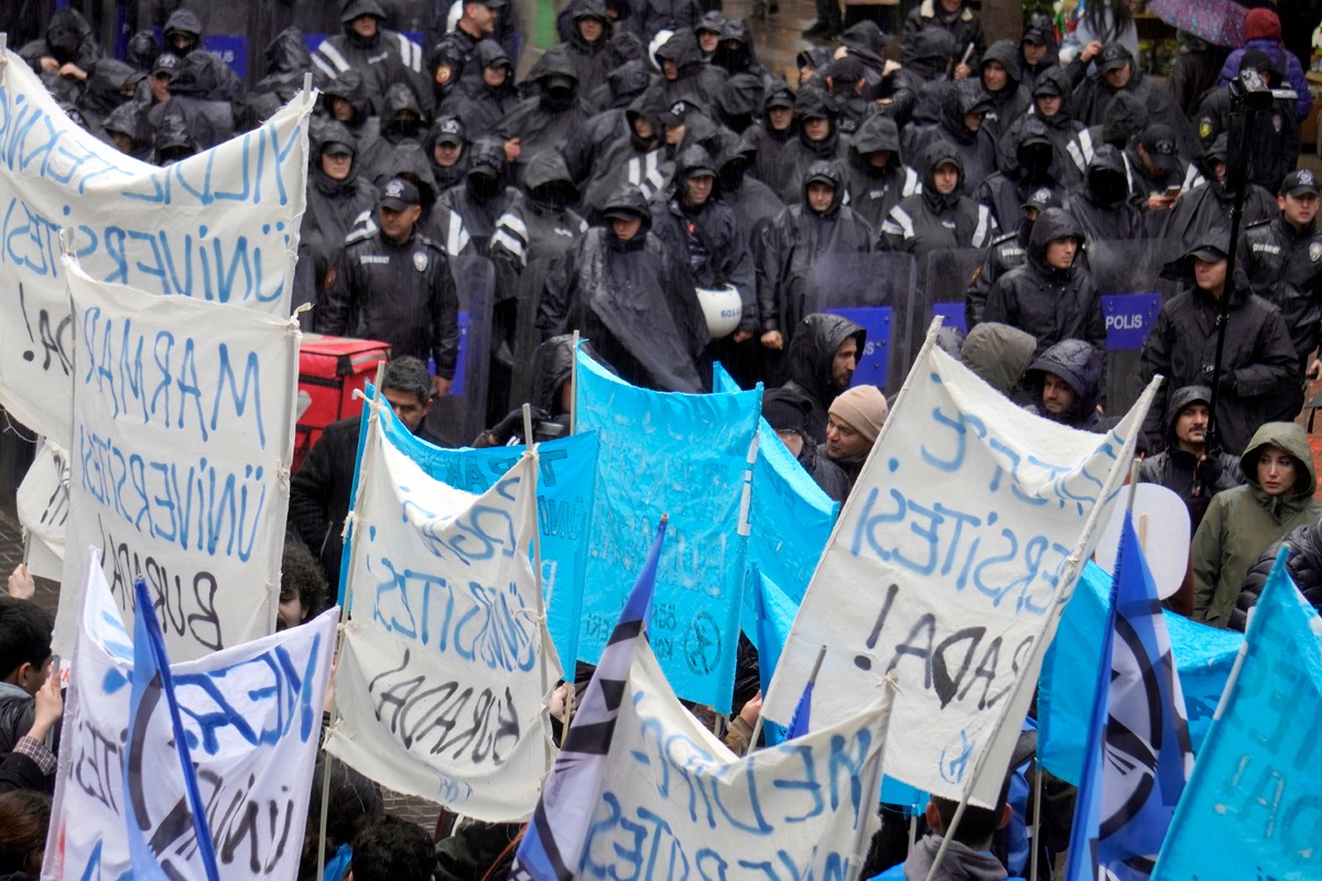 Fotoğraflarla “Üniversiteli yoksulluğu son bulacak” eylemi