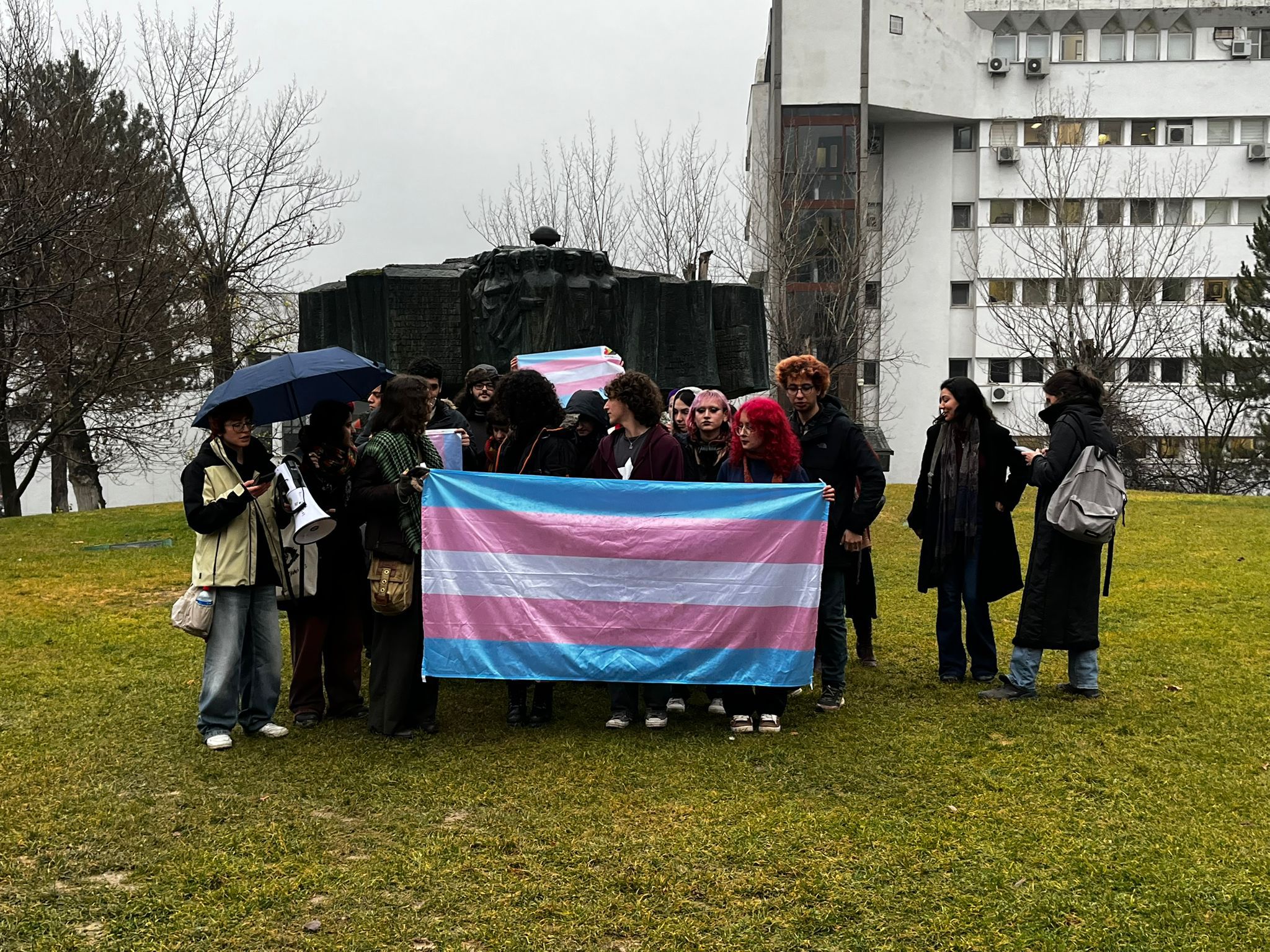 ODTÜ’lüler trans mahpus Poyraz’ın şüpheli ölümünün aydınlatılması için eylemde: “Nefrete inat yaşasın hayat!”