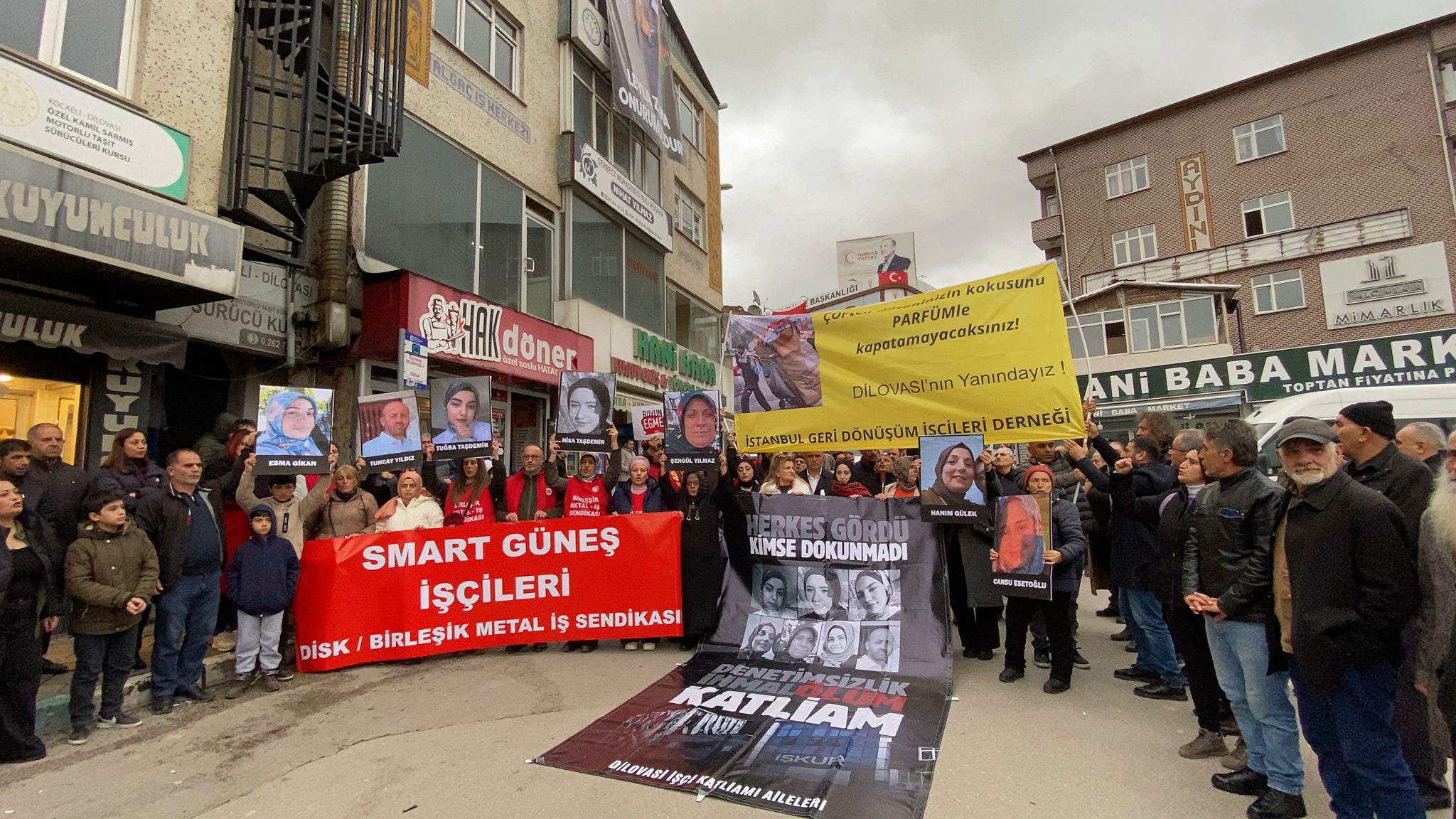 Dilovası aileleri belediye önünden seslendi: "Kamu görevlileri mağdur değil, katliamın baş sorumlularıdır"