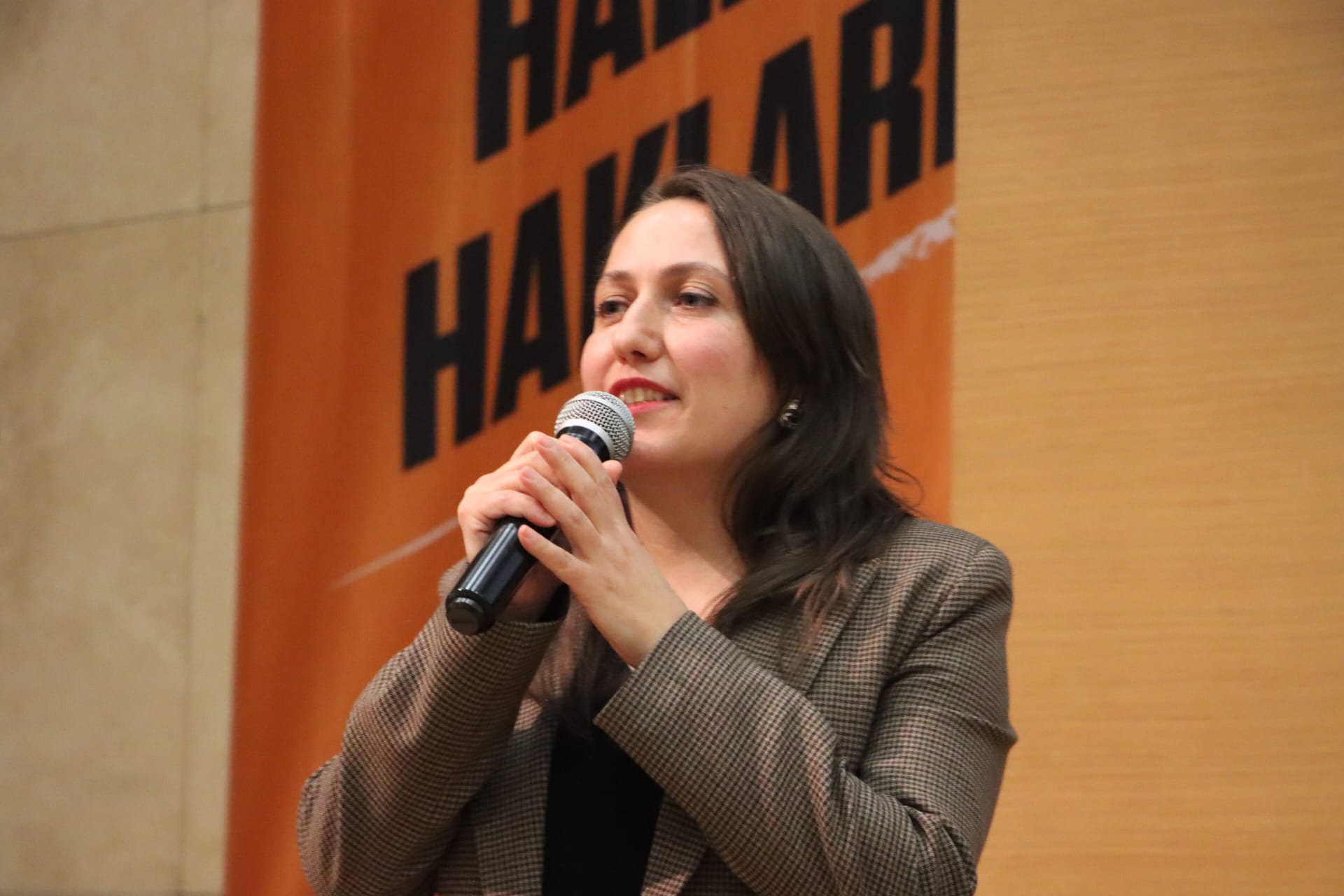 Nebiye Merttürk: “Halkın sokaktan başka siyaset alanı yok; İstanbul’da Taksim’e, tüm Türkiye’de 1 Mayıs alanlarına!”
