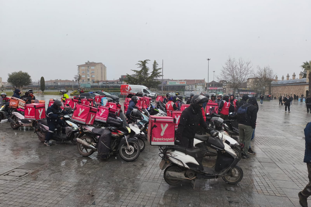 Yemeksepeti kuryeleri sefalet dayatmasına karşı kontak kapattı: "Sistemin bel kemiği biziz"