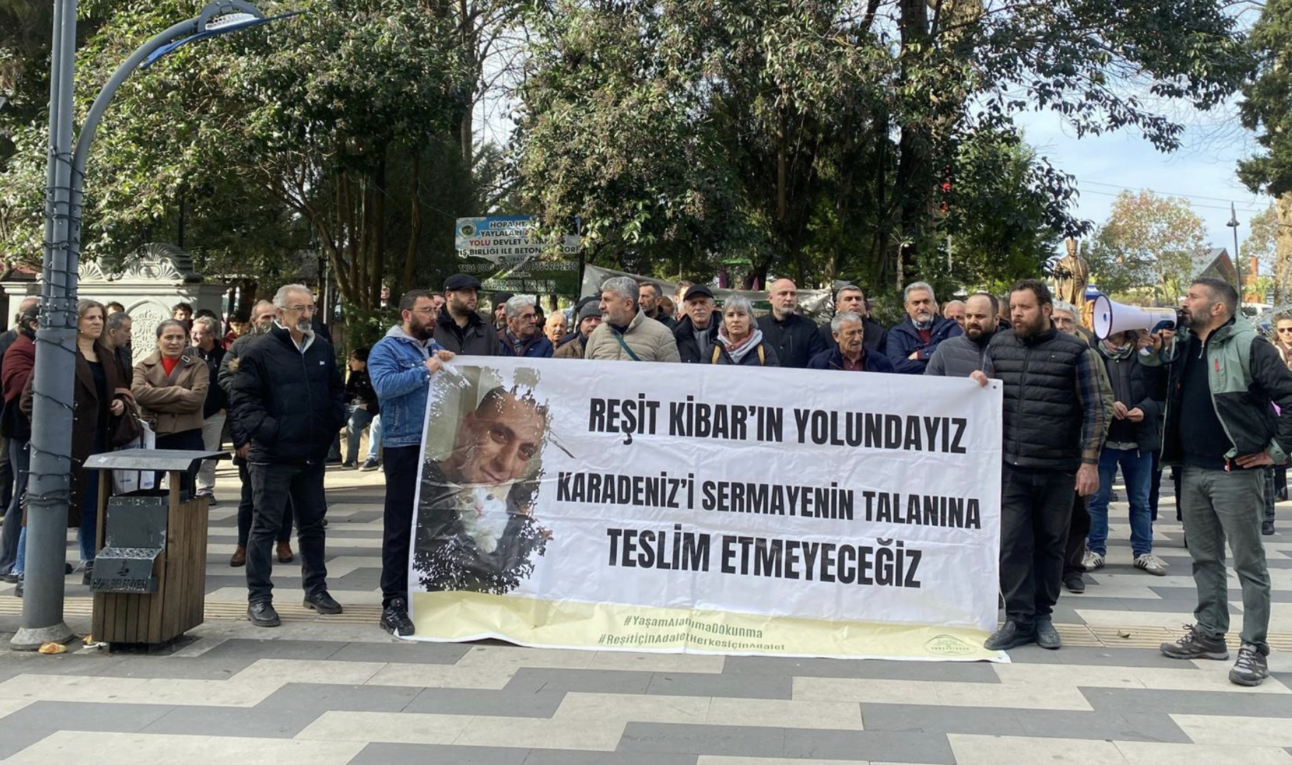 Hopa’da Reşit Kibar davasına çağrı eylemi: “Karadeniz’i sermayenin talanına teslim etmeyeceğiz!”