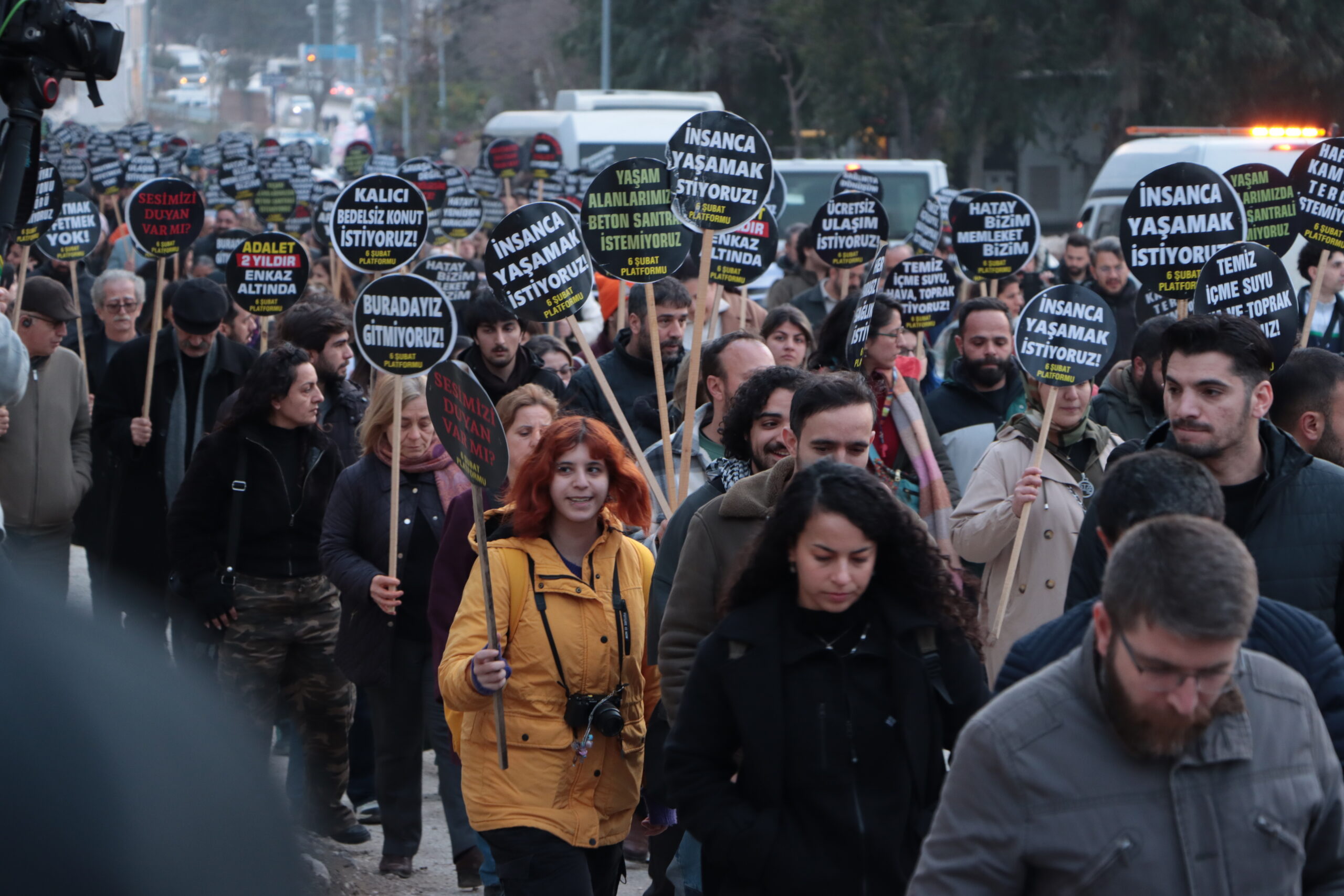Hatay'da 6 Şubat yürüyüşü: "Unutmak yok, affetmek yok, helalleşmek yok!"
