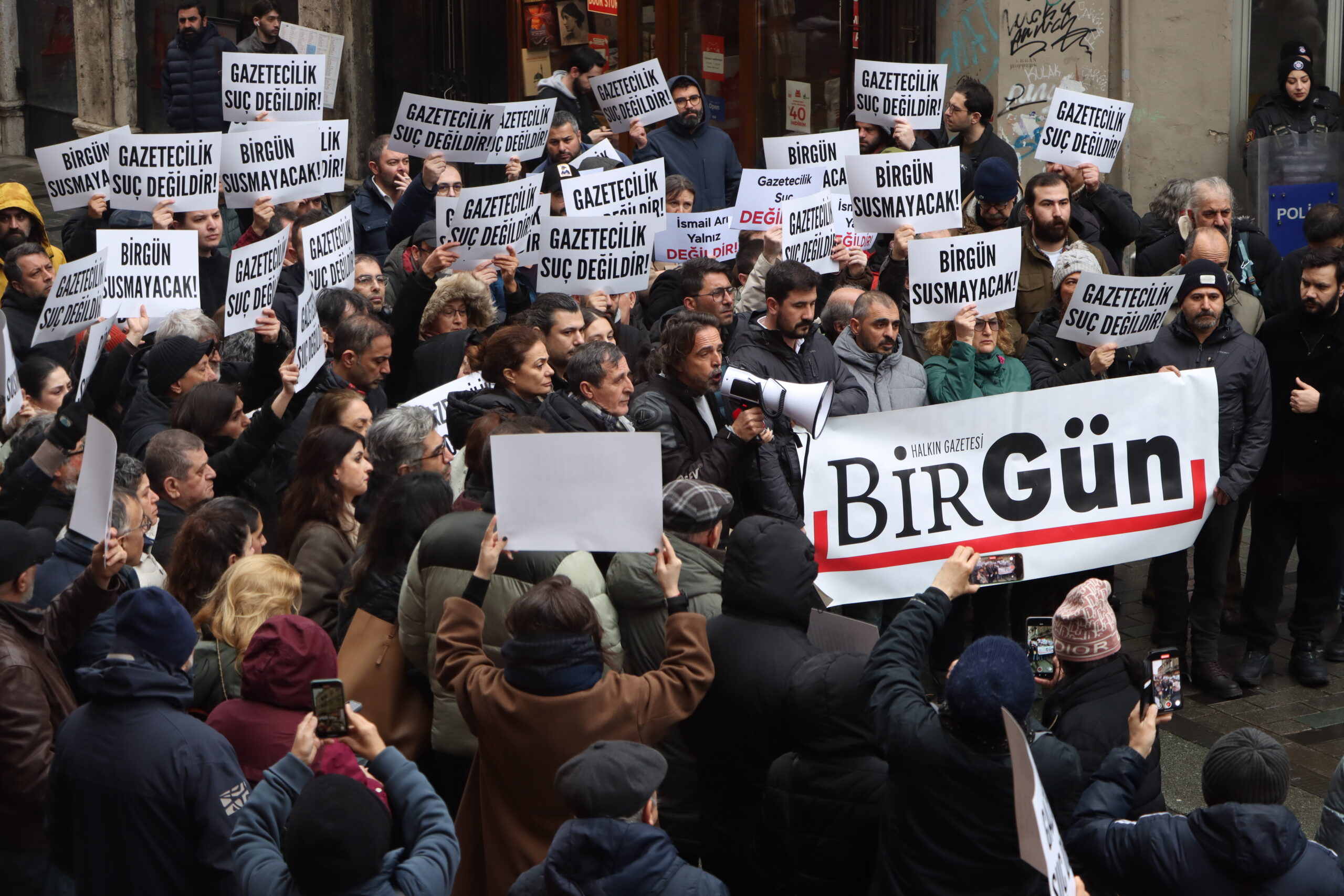 Gözaltına alınan BirGün muhabiri İsmail Arı için Ankara ve İstanbul’da eylemler