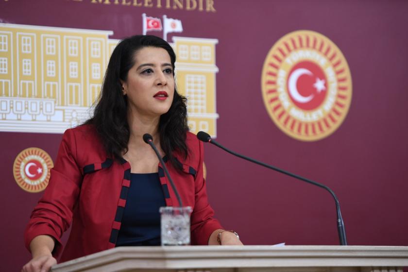 Sevda Karaca İçişleri Bakanı Çiftçi’ye İlayda Zorlu’nun katledilmesini sordu: “Kamu görevlileri hakkında bir soruşturma başlatıldı mı?”