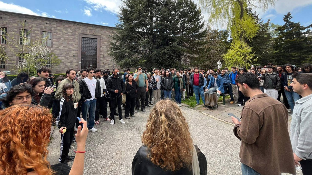 Ankara Üniversitesi’nde bir öğrenci temsilcisi kayyumu daha: İLEF öğrencilerinden temsilci atamasına karşı imza kampanyansı