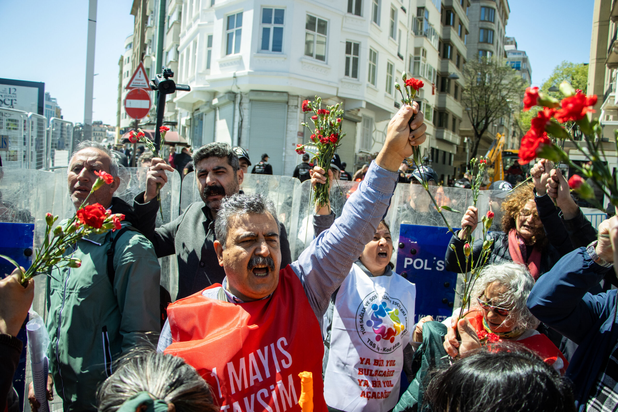 Kazancı’daki 1 Mayıs anmasına polis saldırısı: 46 kişi gözaltına alındı