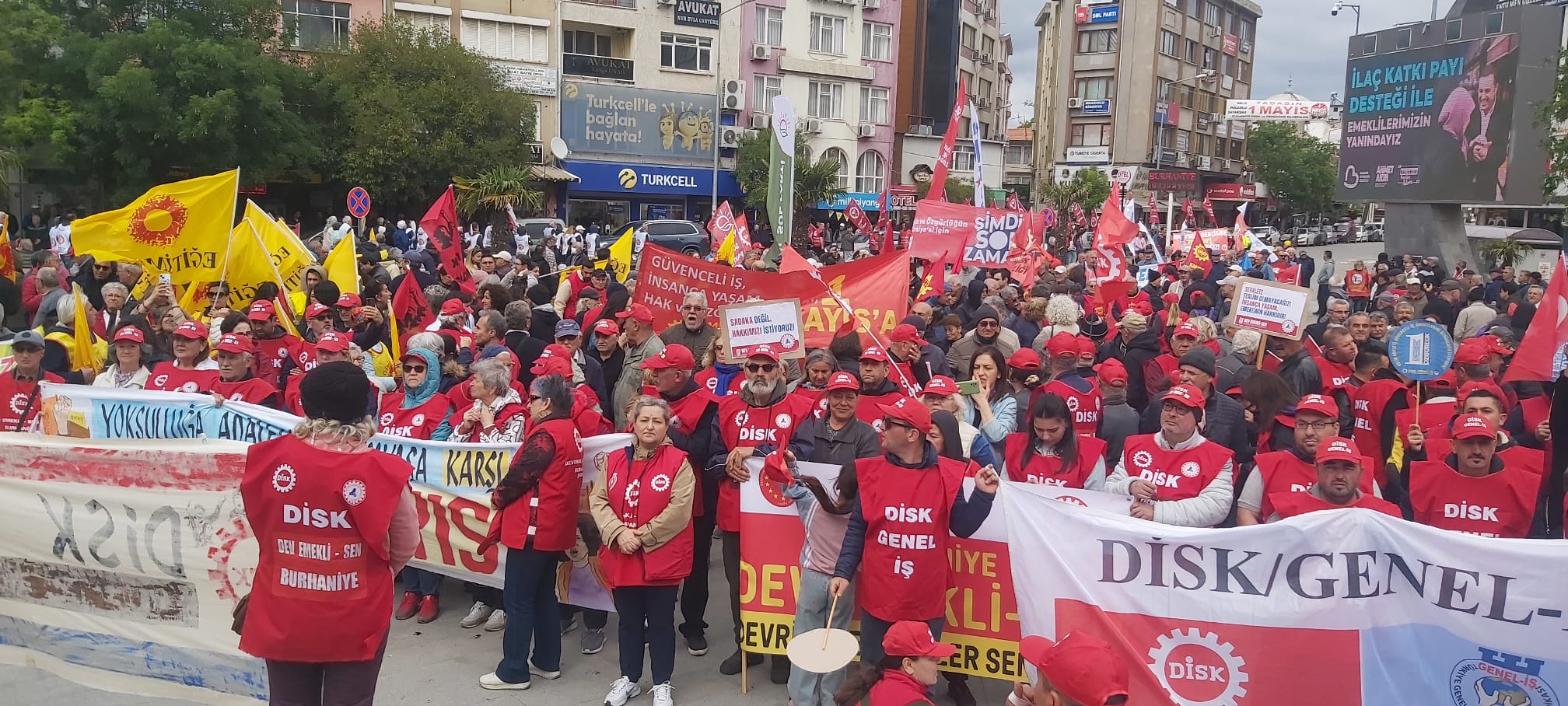 İl il 1 Mayıs: Savaşa, faşizme ve yoksulluğa karşı binler meydanları doldurdu