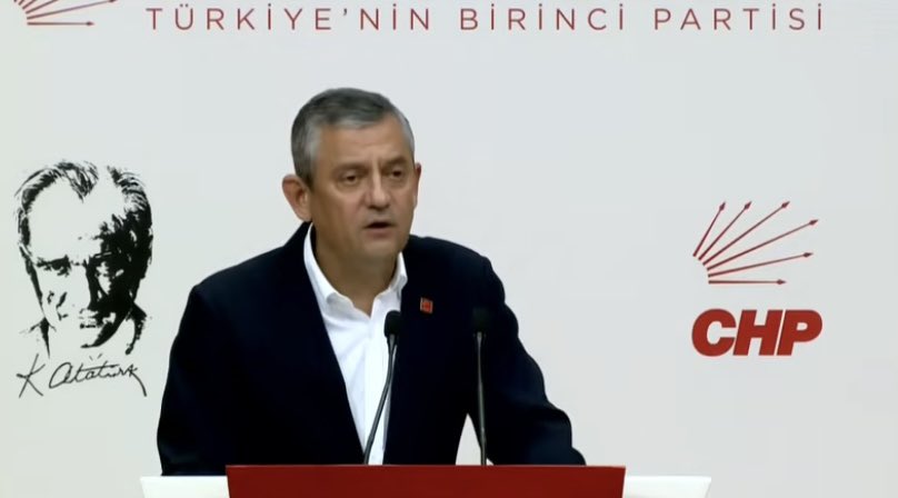 Özgür Özel: 