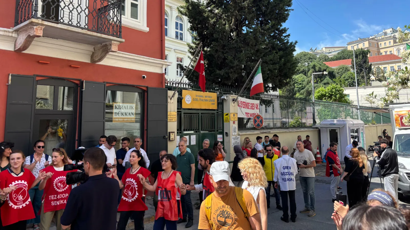 Özel İtalyan Lisesi’nde öğretmenler 123 günün sonunda kazandı