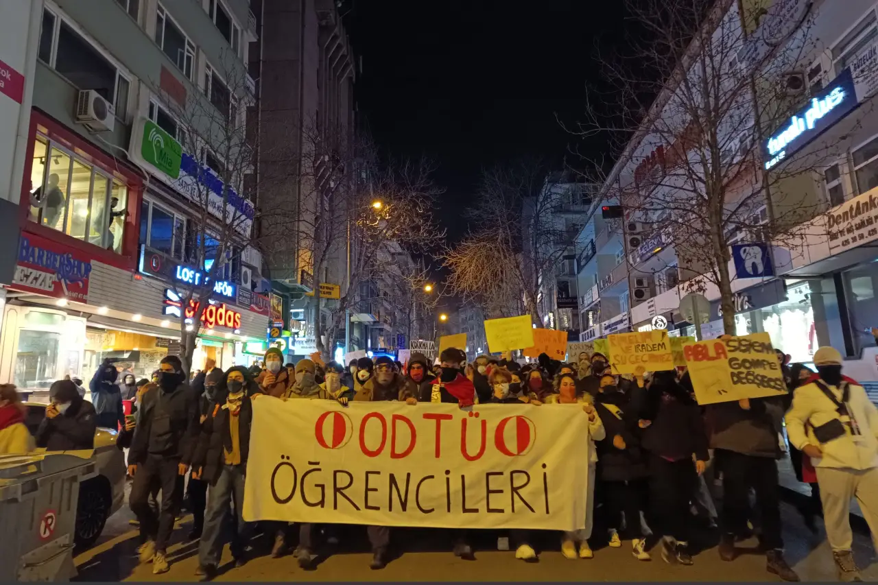 NATO Zirvesi için boşaltılmak istenen ODTÜ yurtlarında öğrenciler kazandı
