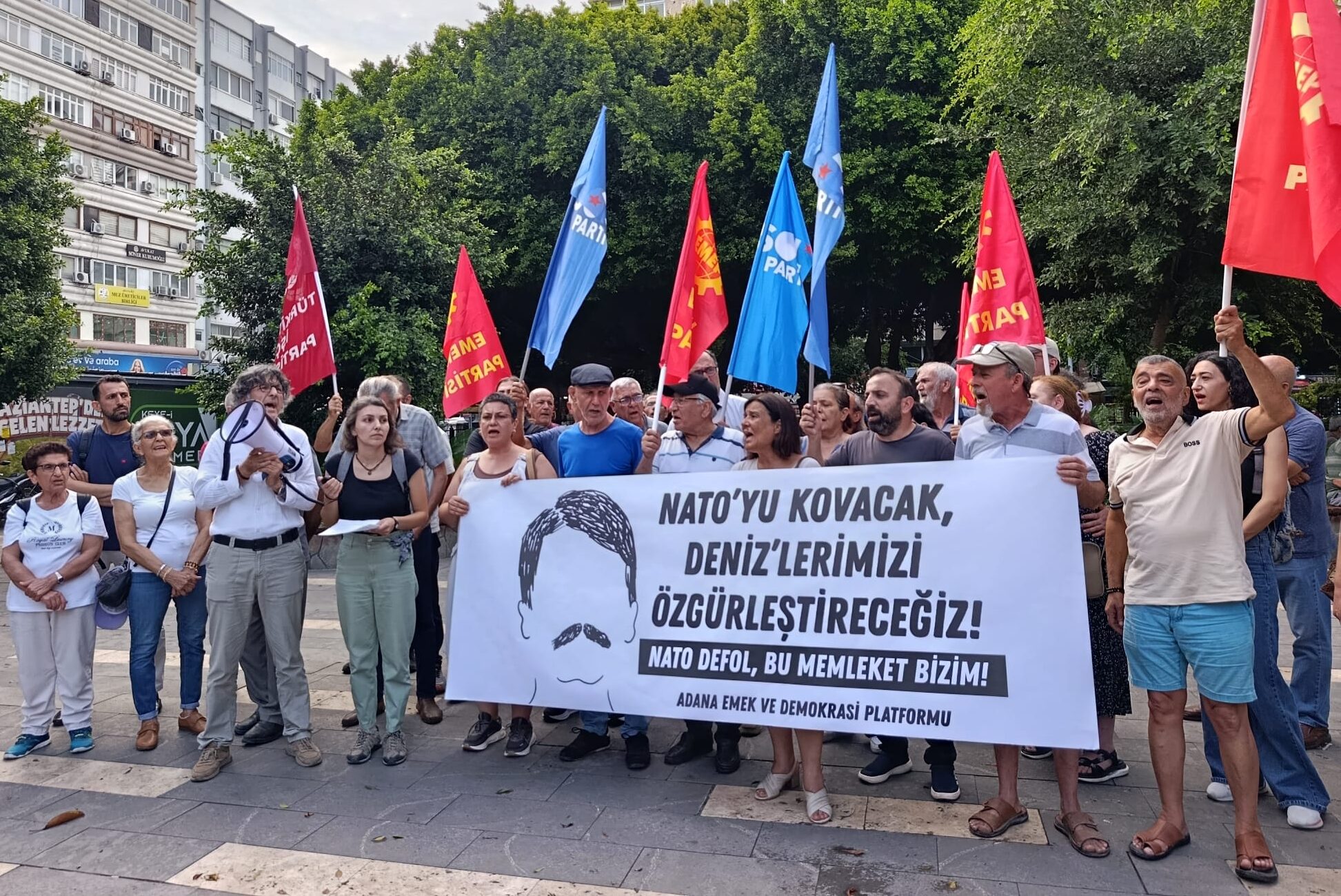 Adana'da Valilik yasağı tanınmadı: "NATO’yu kovacak, Deniz’lerimizi özgürleştireceğiz"