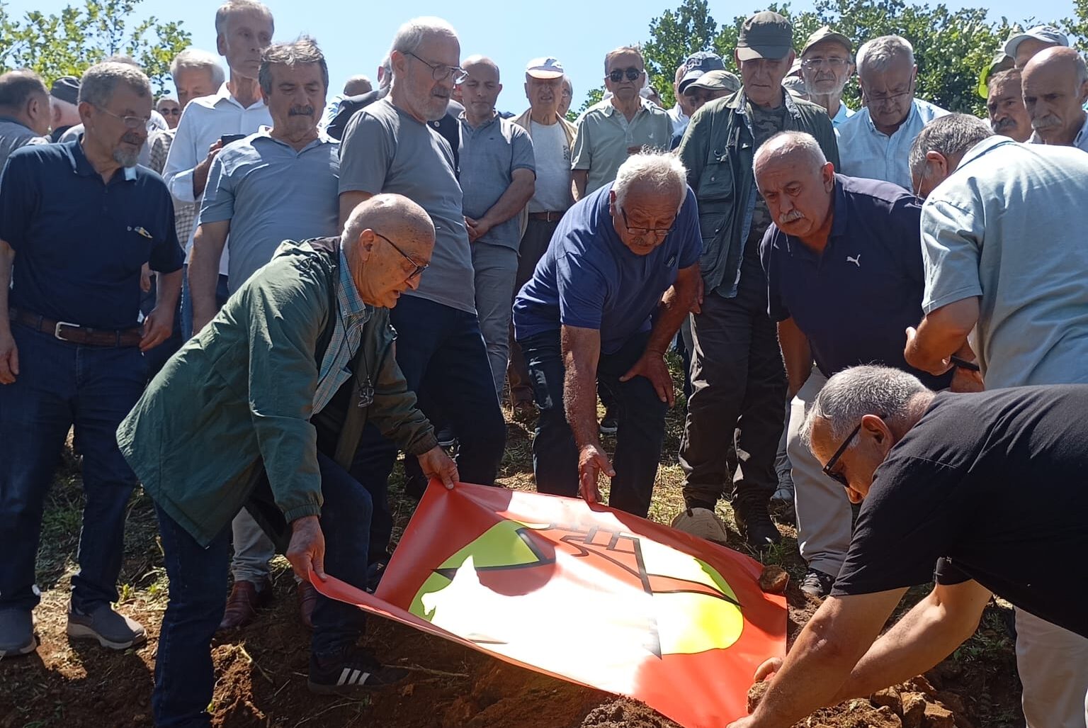 "Devrimcilerin Ziya hocası" son yolculuğuna uğurlandı