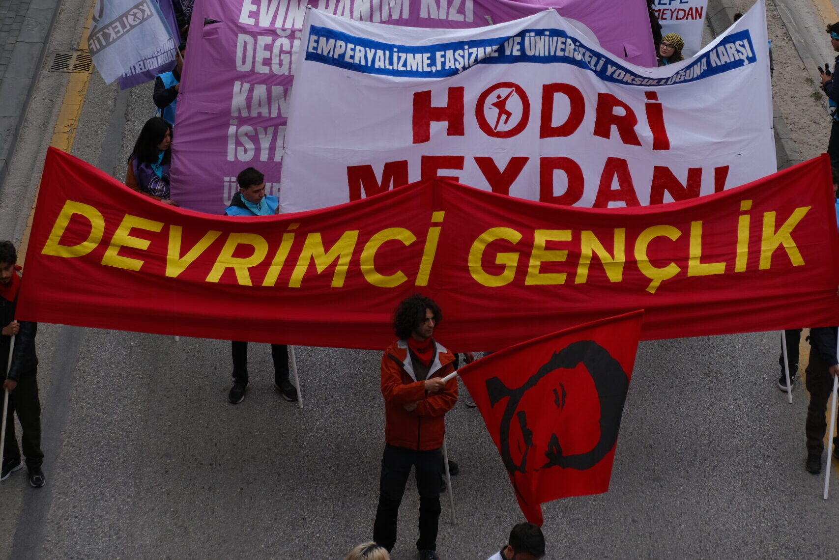 Devrimci Gençlik'ten sansür dalgası açıklaması: "Devrimci Gençlik sokakta ve kavgada, daha bir güçlü yürüyor artık!"