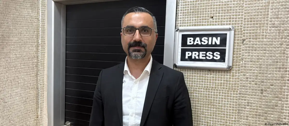 Gazeteci Alican Uludağ adli kontrol şartıyla serbest