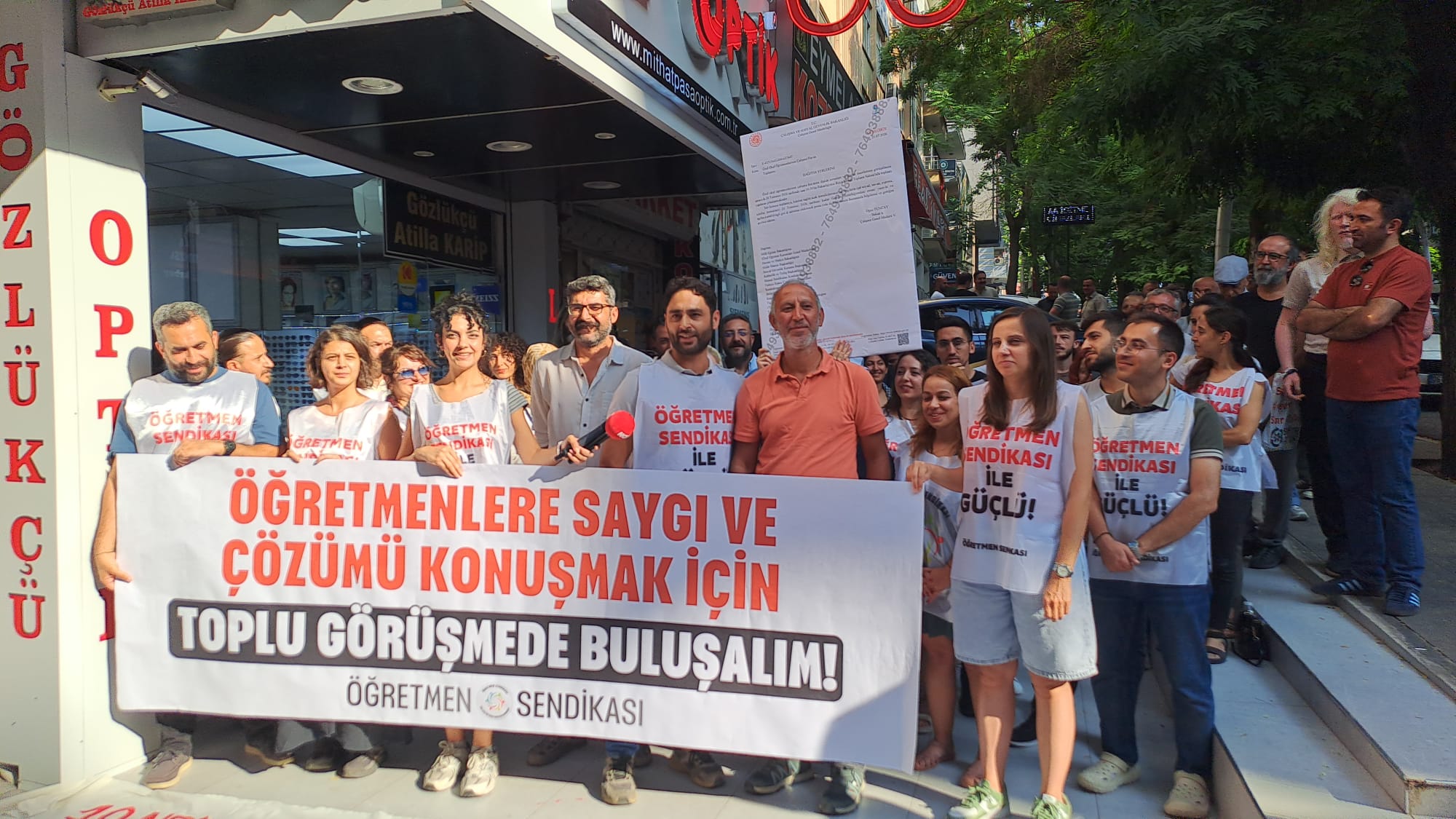 Öğretmenlerin direnişi patronları ve bakanlığı masaya oturttu: Sözü verilen toplantı 30 Temmuz'da yapılacak