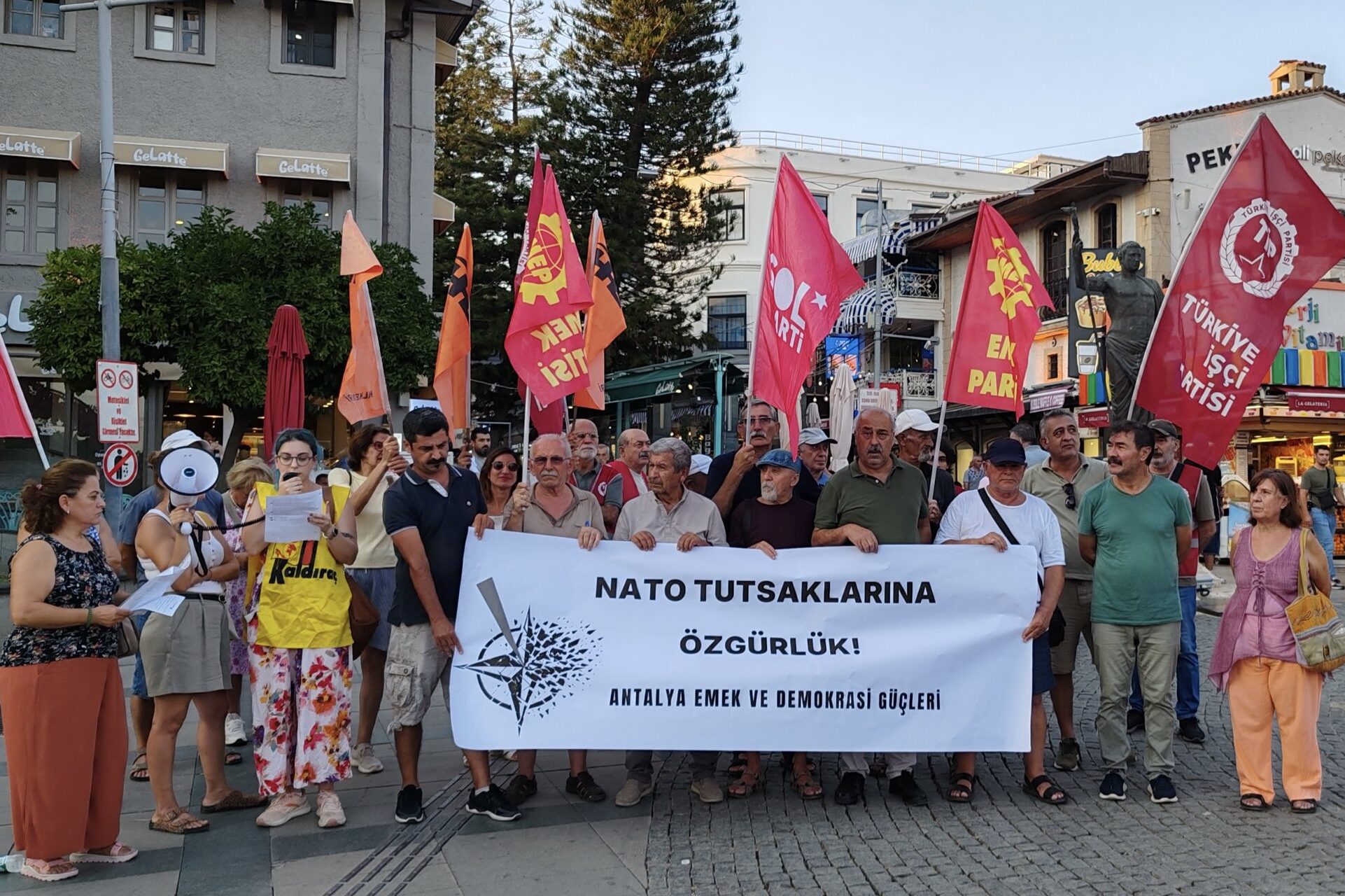 Antalya S Tipi Cezaevi'nde ayakta sayım dayatmasına karşı çıkan tutuklulara işkence iddiası